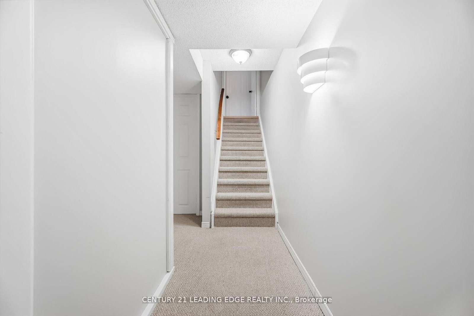 Detached House for sale at 923 Redbird Crescent, Pickering, Ontario, L1V 5K8 - Liverpool - MLS: E13010216