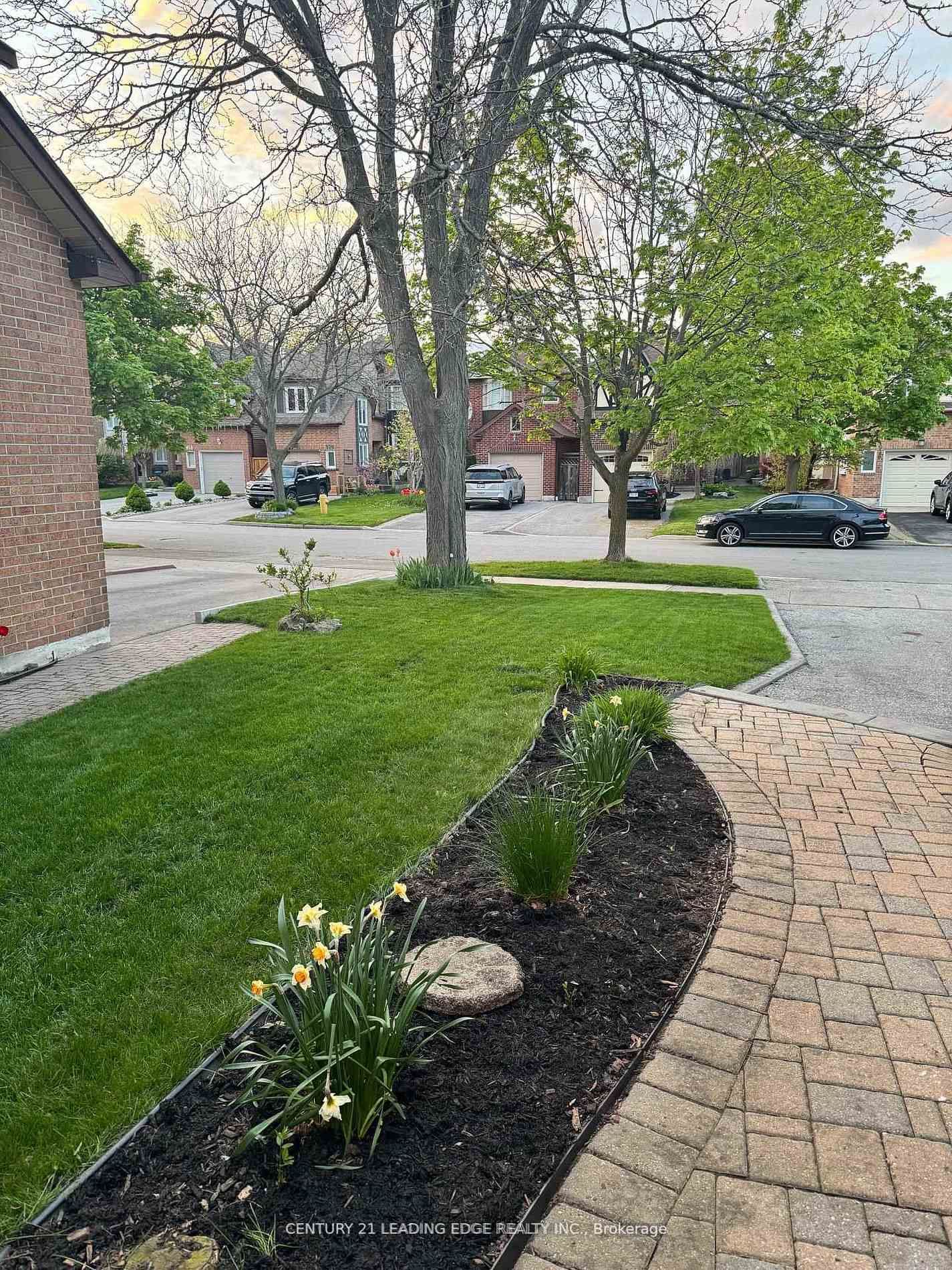 Detached House for sale at 923 Redbird Crescent, Pickering, Ontario, L1V 5K8 - Liverpool - MLS: E13010216