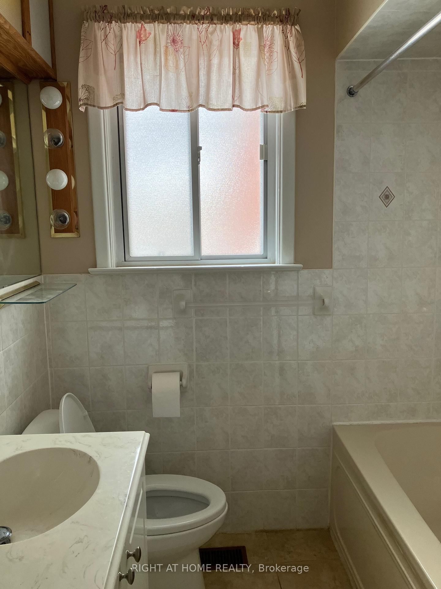 Detached House for sale at 29 Rowatson Road, Toronto, Ontario, M1E 1K2 - Guildwood - MLS: E13010550