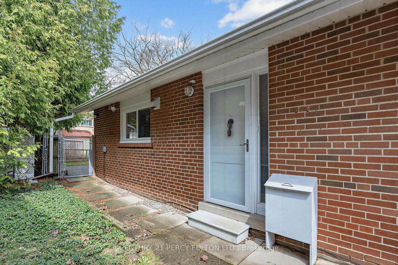 8 Gondola Cres, Toronto, M1G 2J3 | Image 3