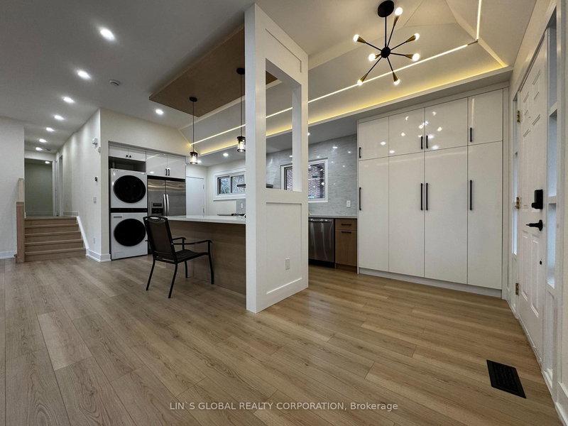 94 Collingsbrook Blvd, Toronto, M1W 1M3 | Image 2