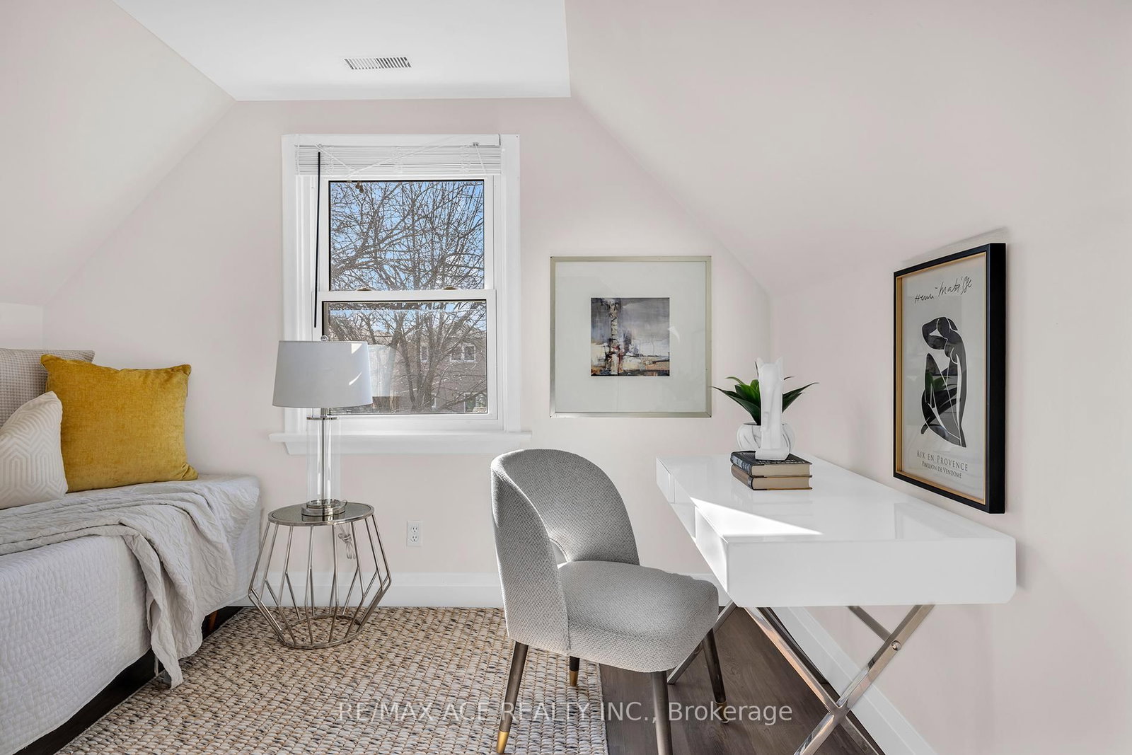 Detached House for sale at 54 S Woodrow Boulevard, Toronto, Ontario, M1N 3L6 - Birchcliffe-Cliffside - MLS: E13011064