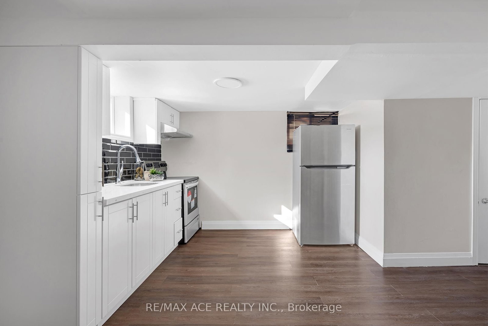 Detached House for sale at 54 S Woodrow Boulevard, Toronto, Ontario, M1N 3L6 - Birchcliffe-Cliffside - MLS: E13011064