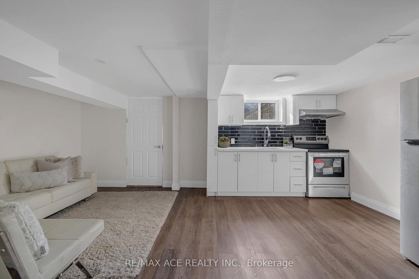 Detached House for sale at 54 S Woodrow Boulevard, Toronto, Ontario, M1N 3L6 - Birchcliffe-Cliffside - MLS: E13011064