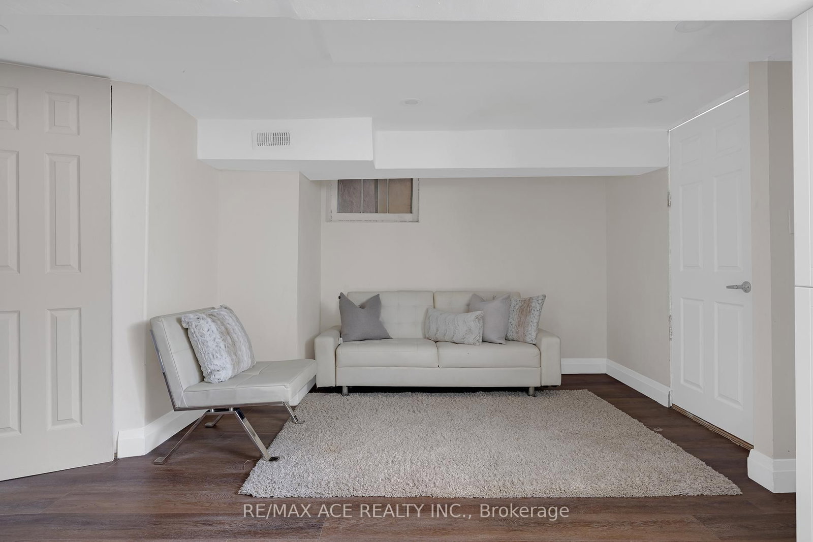 Detached House for sale at 54 S Woodrow Boulevard, Toronto, Ontario, M1N 3L6 - Birchcliffe-Cliffside - MLS: E13011064