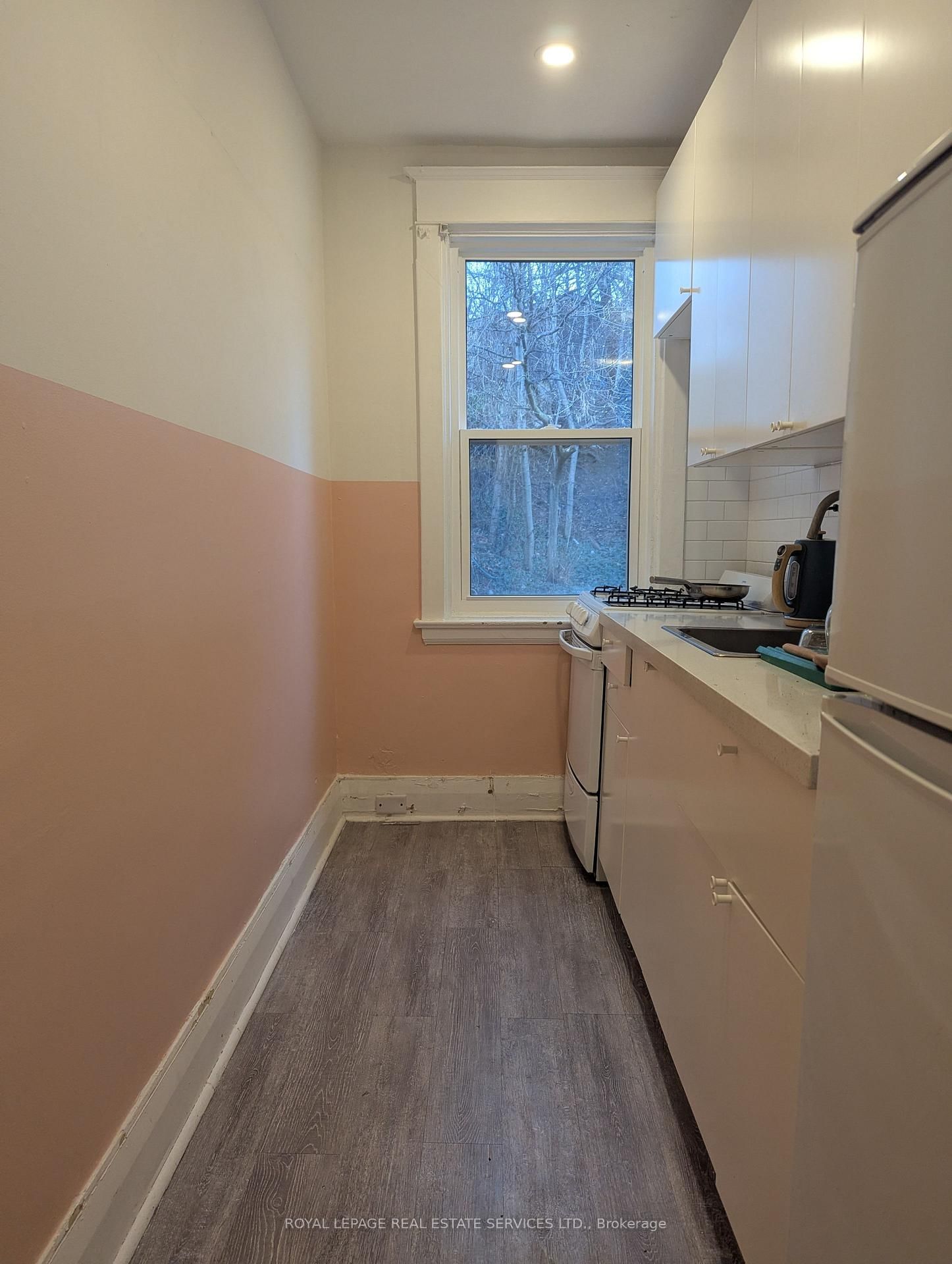 264A Hastings Avenue, Unit Upper - Photo 10