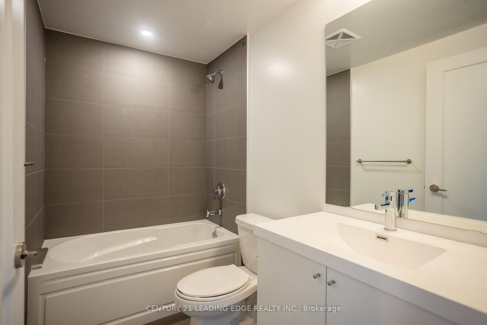 2545 Simcoe Street N, Unit 2610 - Photo 9