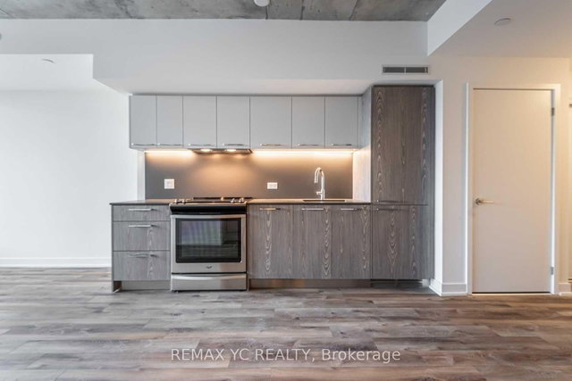 923 - 30 Baseball Place