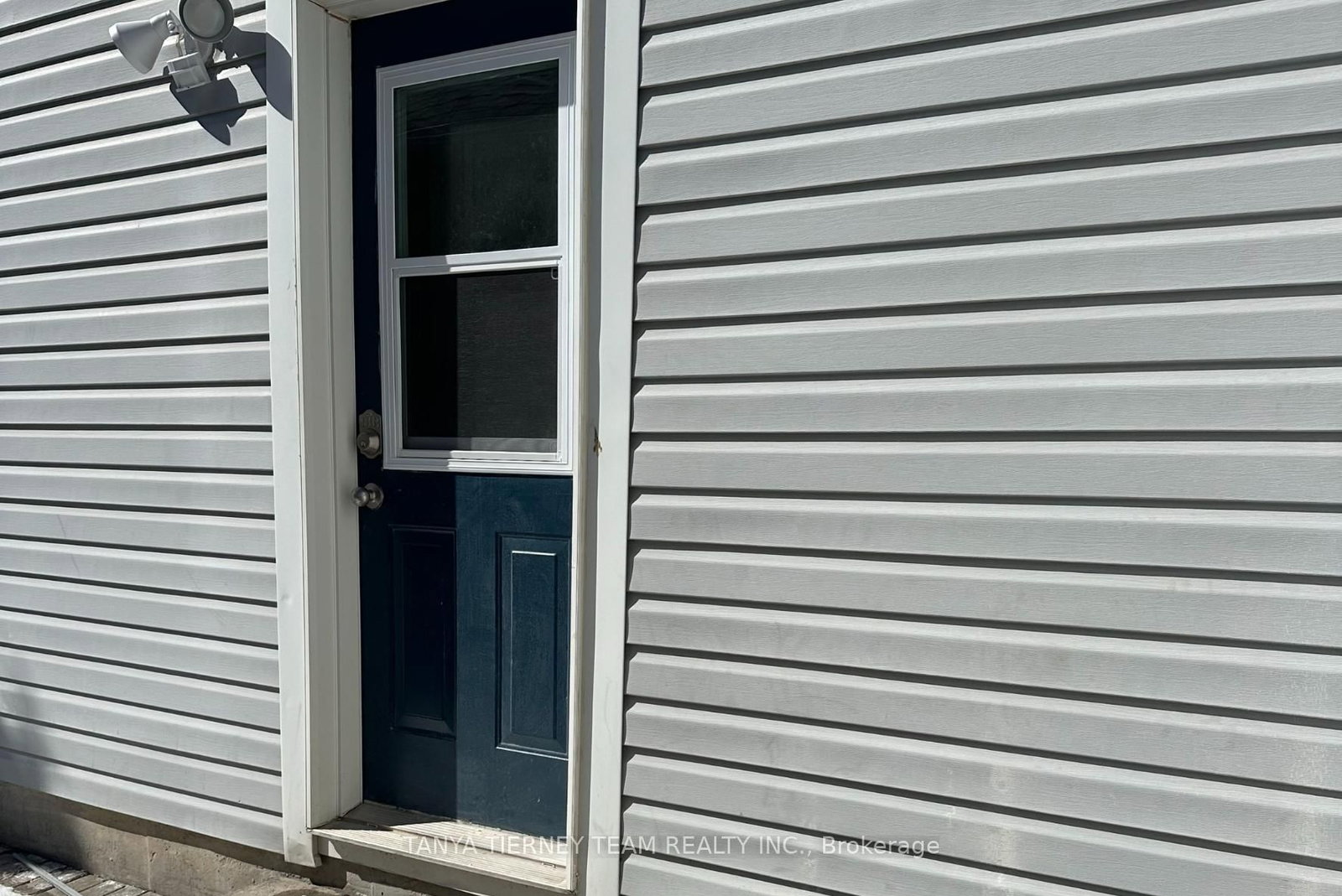 373 Carnwith Drive E - Photo 2