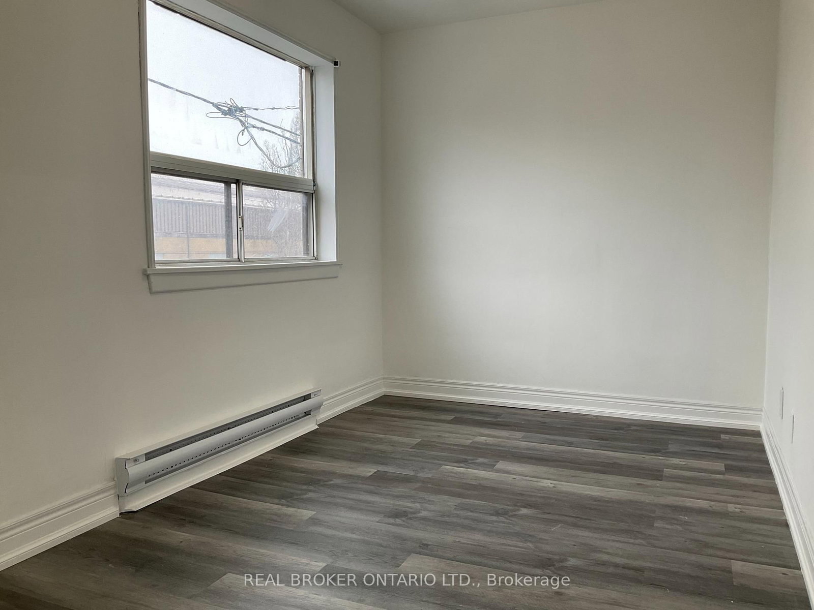 2209 Gerrard Street E, Unit 1 - Photo 4