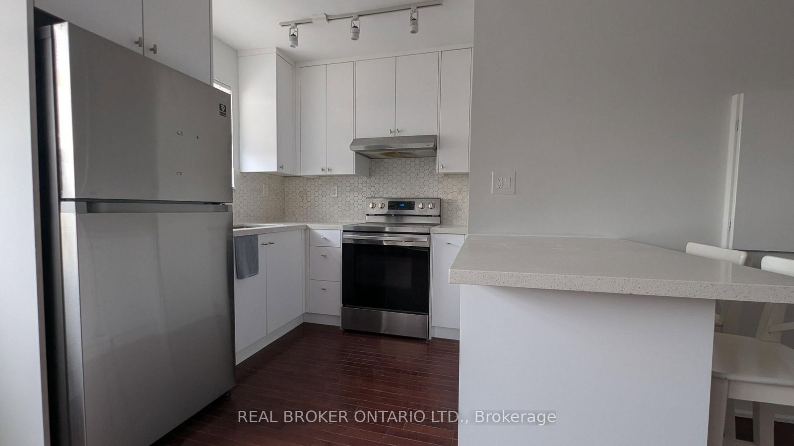 2209 Gerrard Street E, Unit 2 - Photo 4