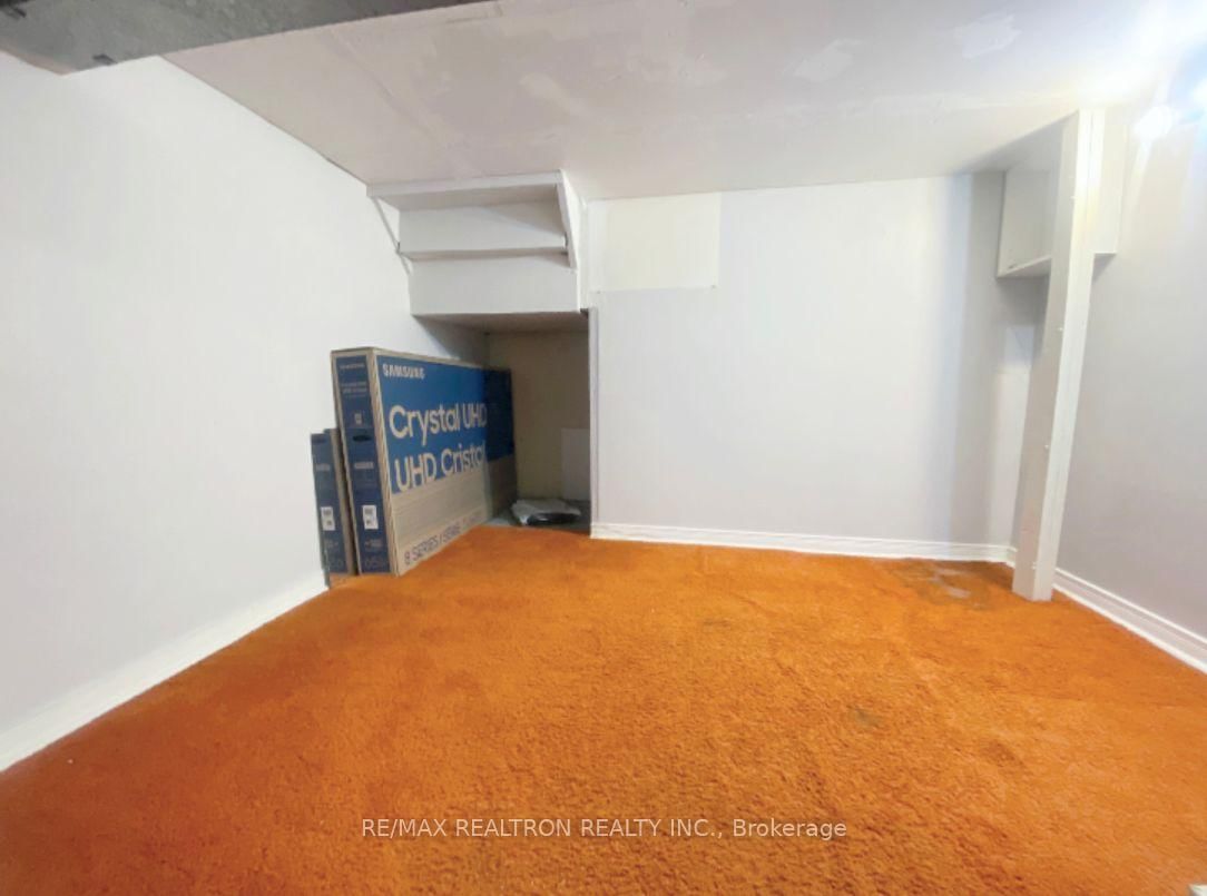 208 Roxanne Crescent, Unit Lower - Photo 7