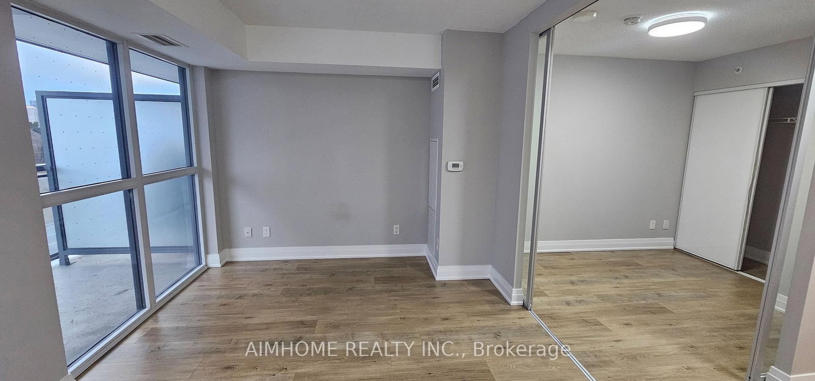 30 Meadowglen Place, Unit 306 - Photo 15