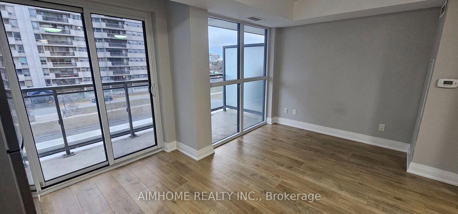 30 Meadowglen Place, Unit 306 - Photo 16