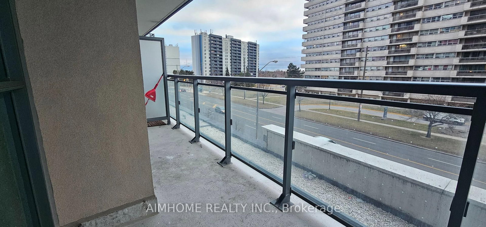 30 Meadowglen Place, Unit 306 - Photo 18