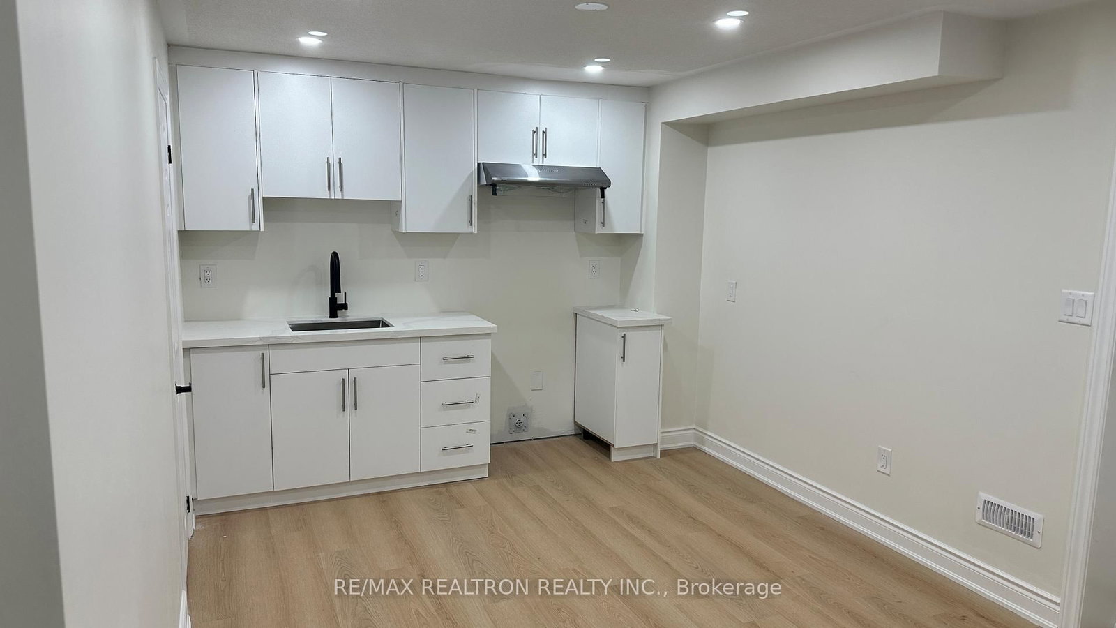 1182 Wilimington Ave Avenue, Unit BSMT - Photo 11