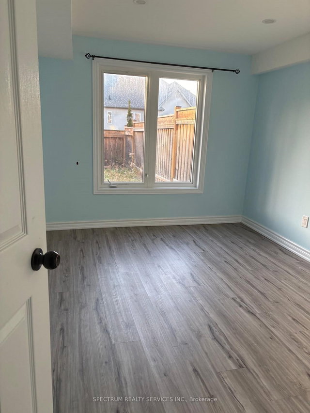 1816 Silverstone Crescent