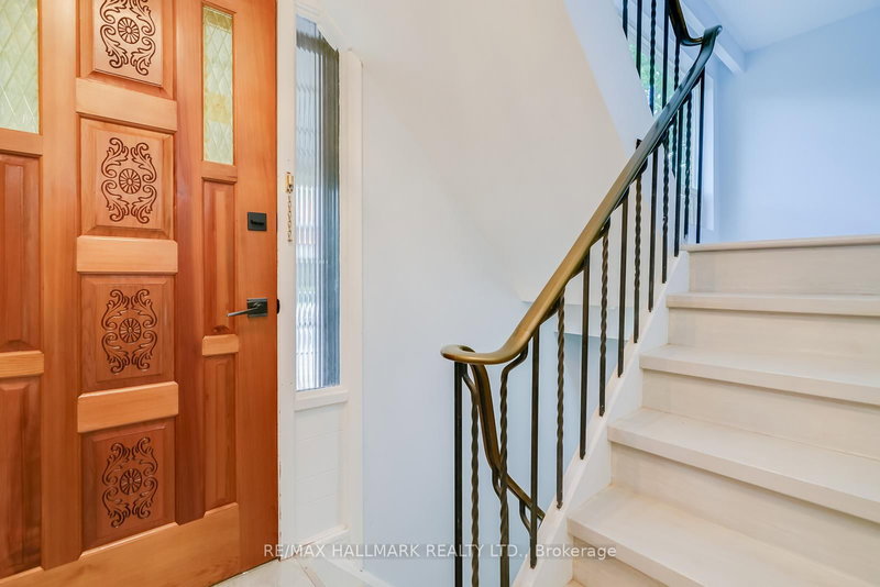 38 Osborne Ave, Toronto, M4E 3A9 | Image 2