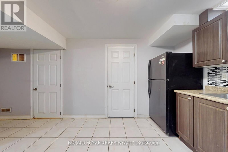 Bsmt - 58 Hummingbird Dr, Toronto, M1X 1Y2 | Image 3