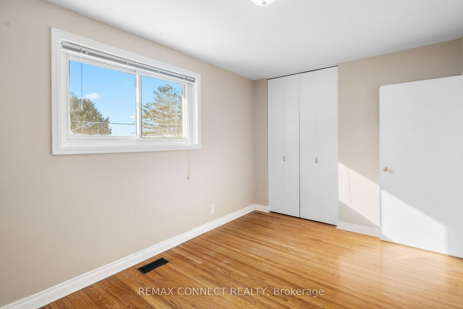 Detached House for sale at 856 Chapleau Drive, Pickering, Ontario, L1W 1P4 - Bay Ridges - MLS: E13013274