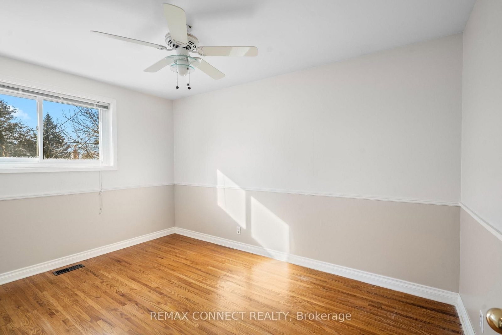 Detached House for sale at 856 Chapleau Drive, Pickering, Ontario, L1W 1P4 - Bay Ridges - MLS: E13013274