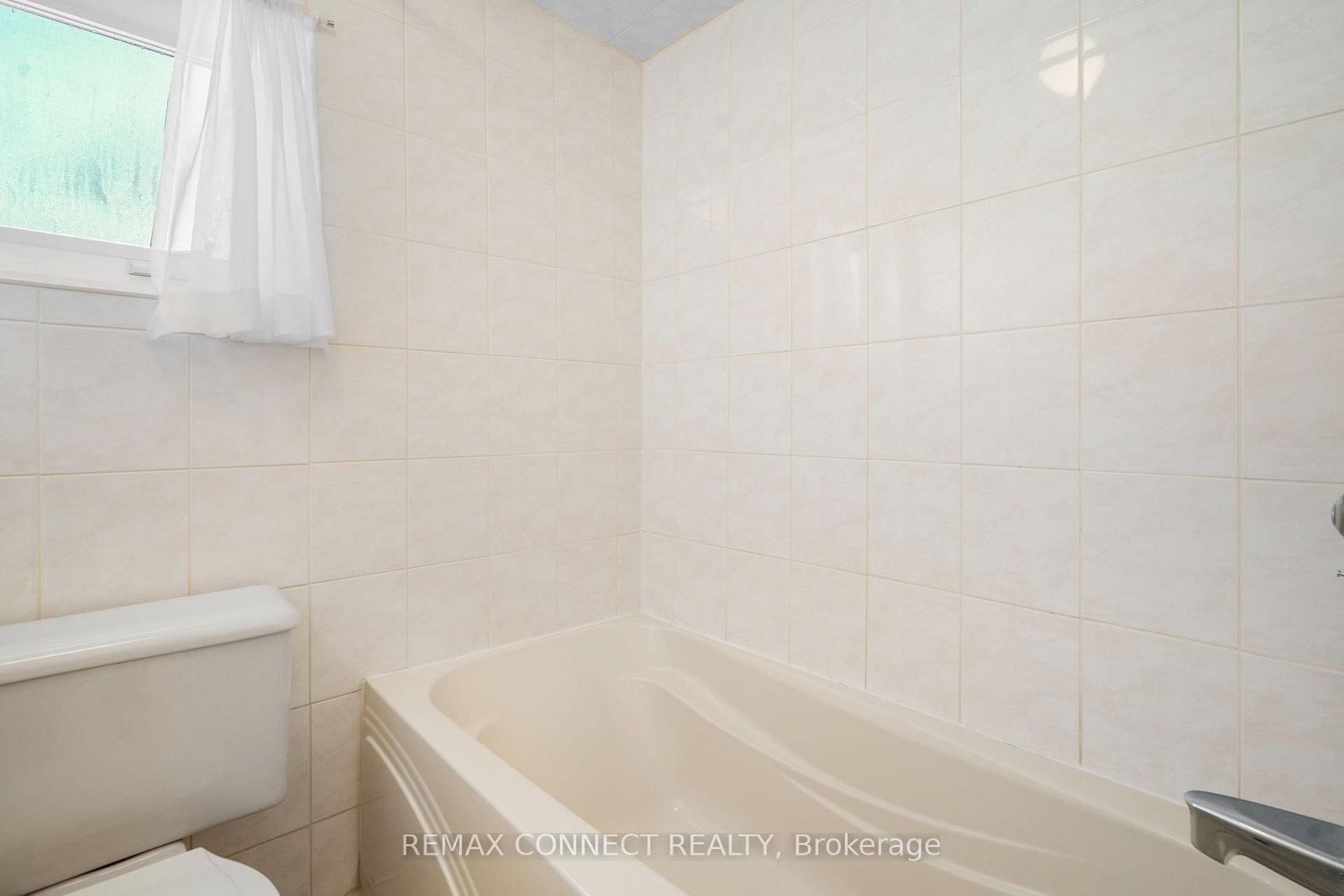 Detached House for sale at 856 Chapleau Drive, Pickering, Ontario, L1W 1P4 - Bay Ridges - MLS: E13013274