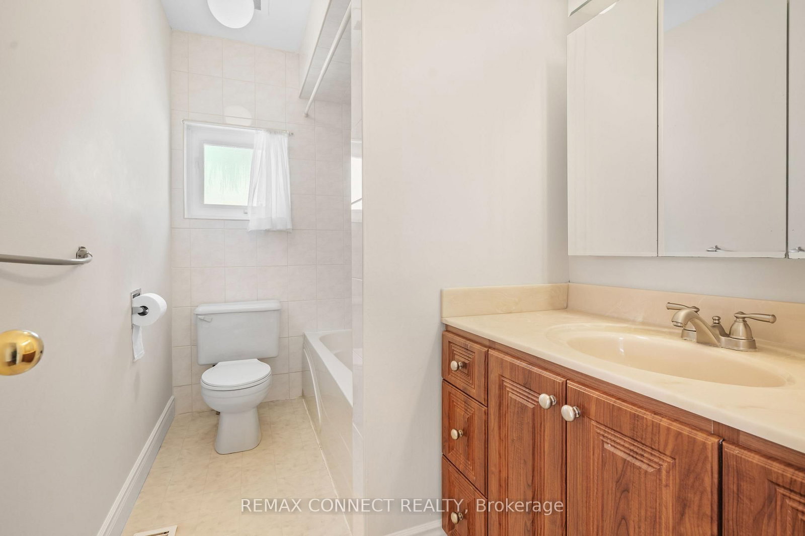 Detached House for sale at 856 Chapleau Drive, Pickering, Ontario, L1W 1P4 - Bay Ridges - MLS: E13013274