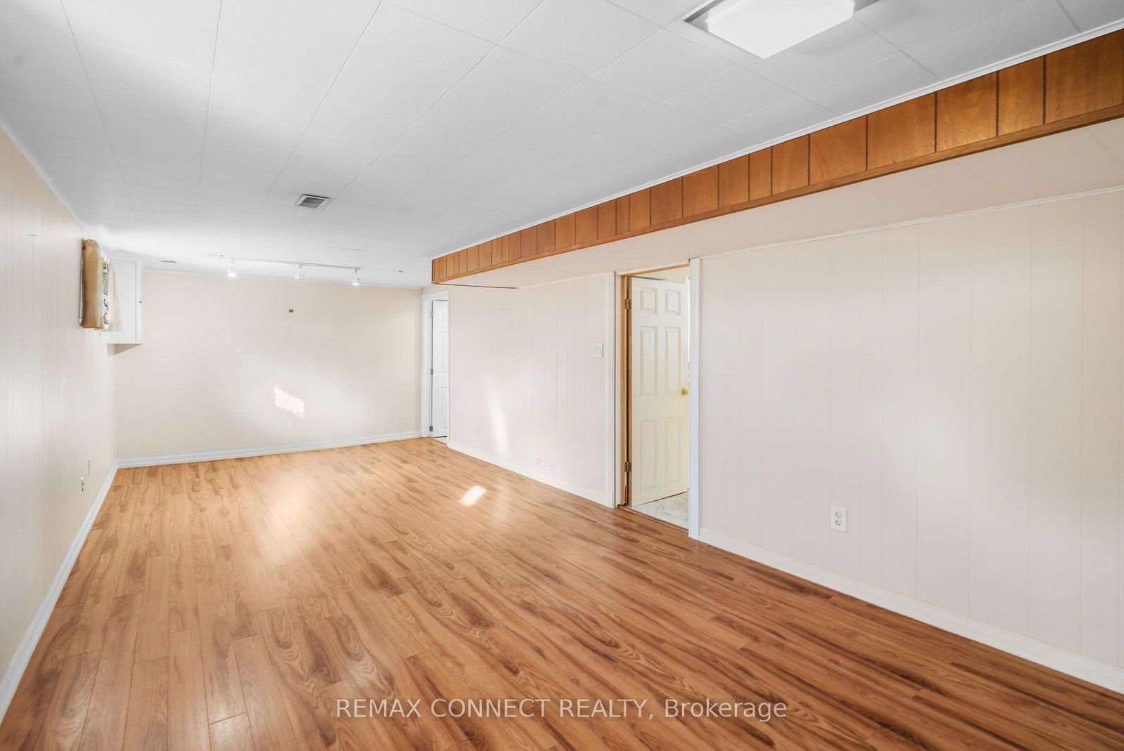 Detached House for sale at 856 Chapleau Drive, Pickering, Ontario, L1W 1P4 - Bay Ridges - MLS: E13013274