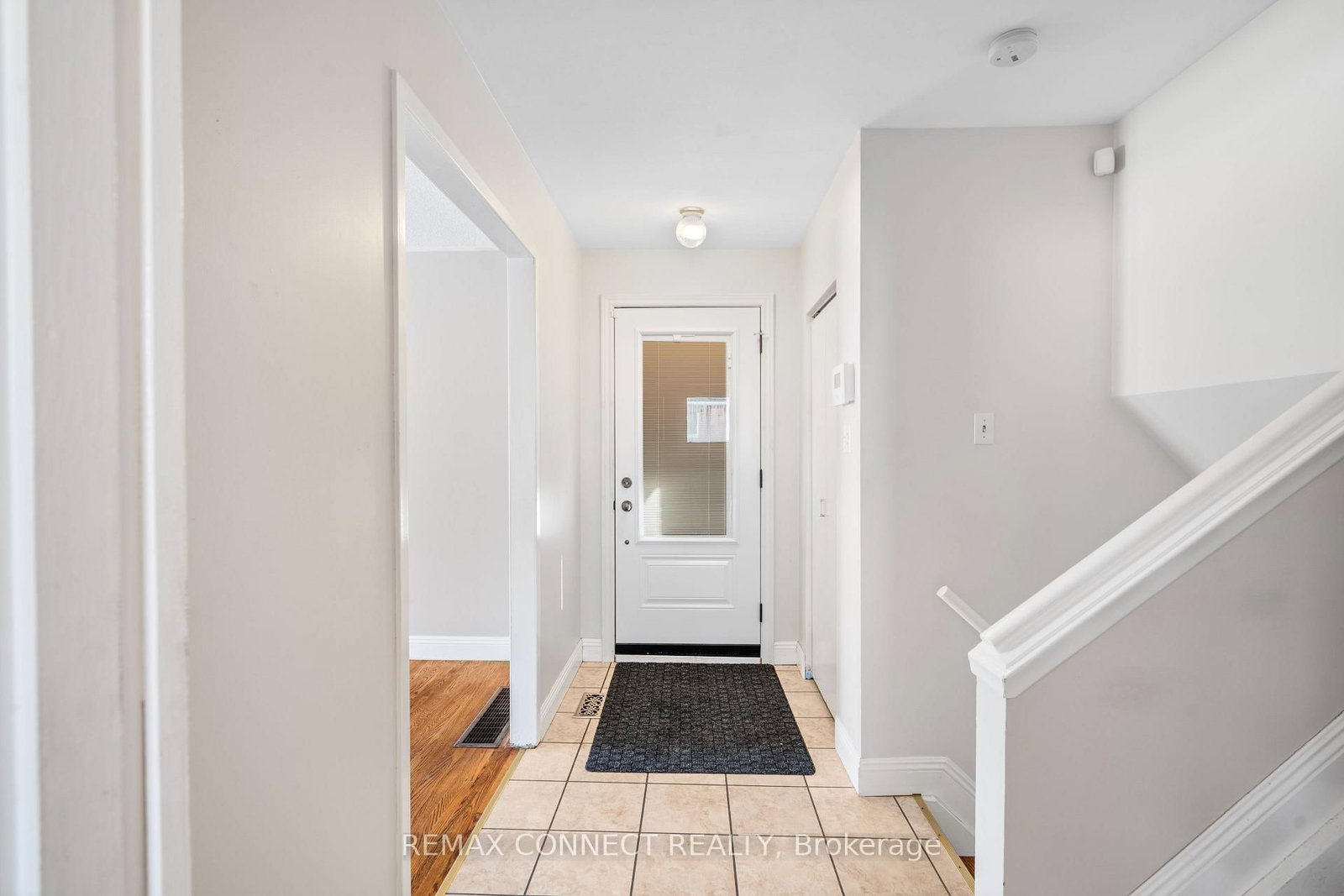 Detached House for sale at 856 Chapleau Drive, Pickering, Ontario, L1W 1P4 - Bay Ridges - MLS: E13013274