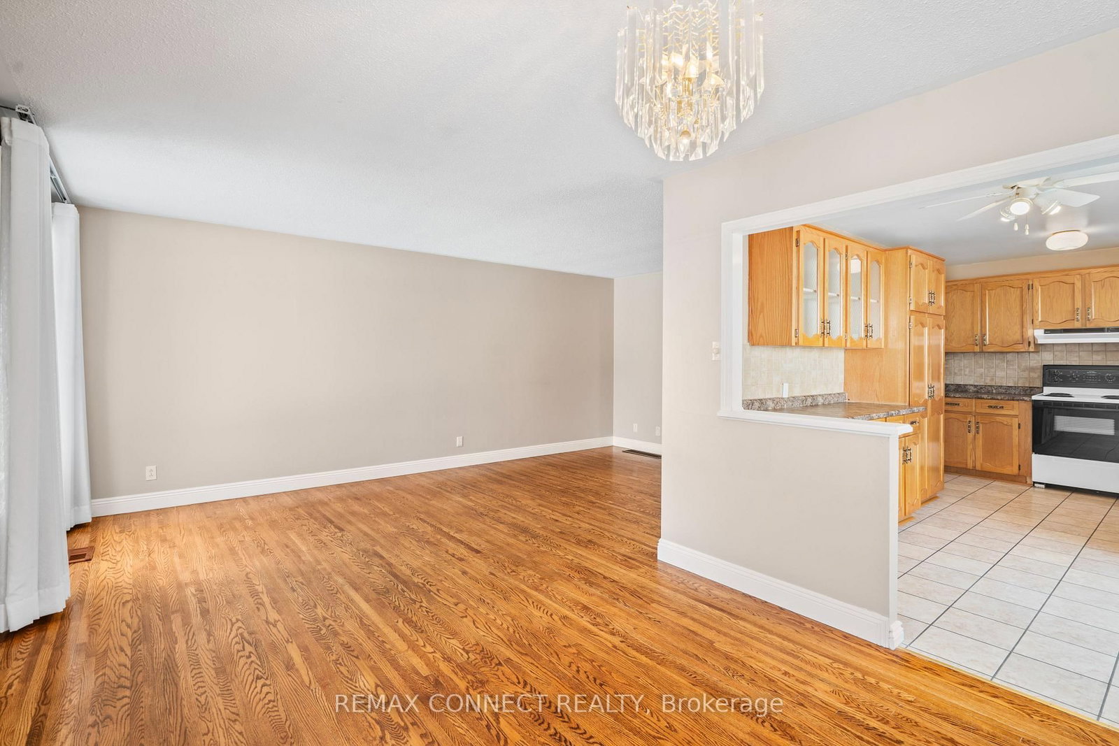 Detached House for sale at 856 Chapleau Drive, Pickering, Ontario, L1W 1P4 - Bay Ridges - MLS: E13013274