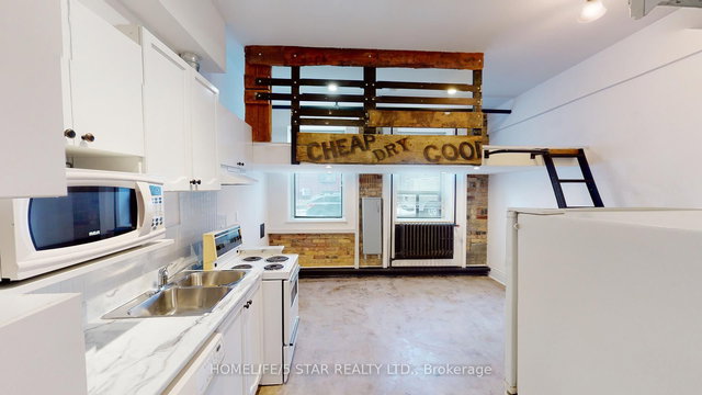 203 - 1152 Gerrard Street E