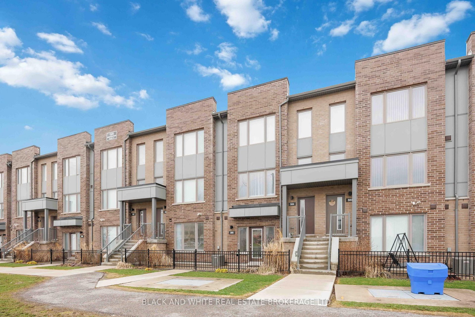 1525 Kingston Road, Unit 505 - Photo 4