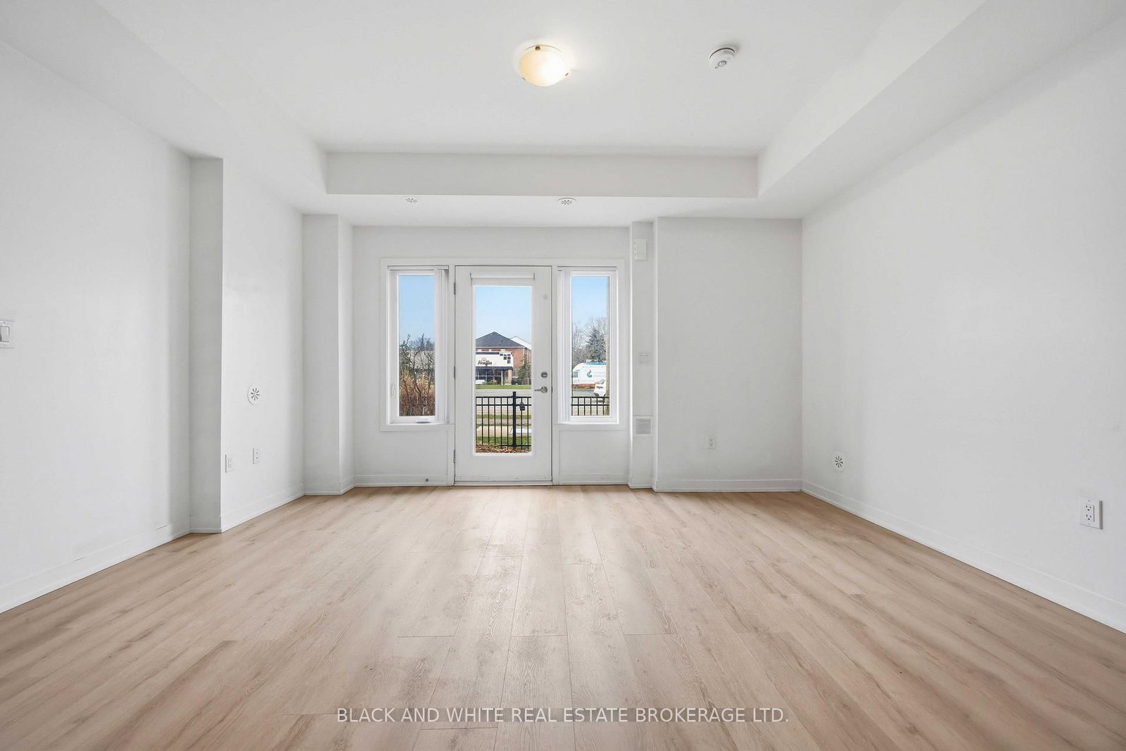 1525 Kingston Road, Unit 505 - Photo 8