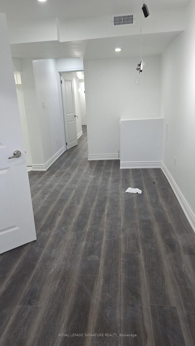 Bsmt - 28 Bagnell Crescent