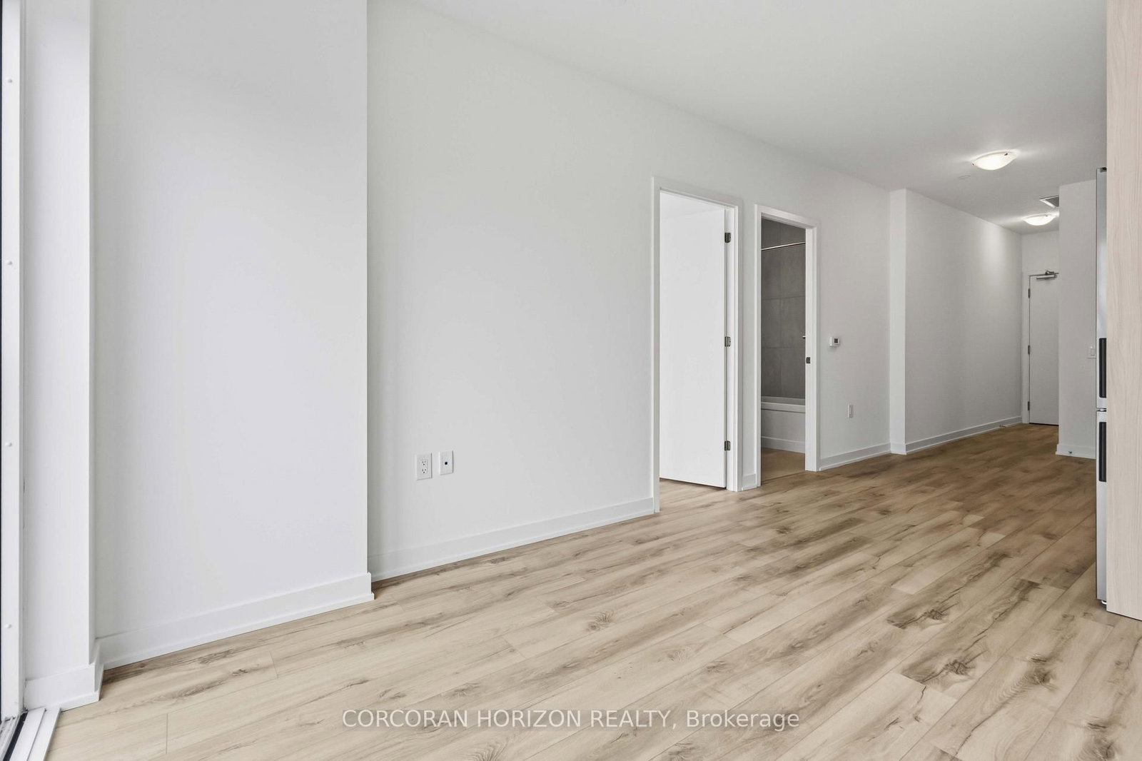 7437 Kingston Road, Unit 814 - Photo 8