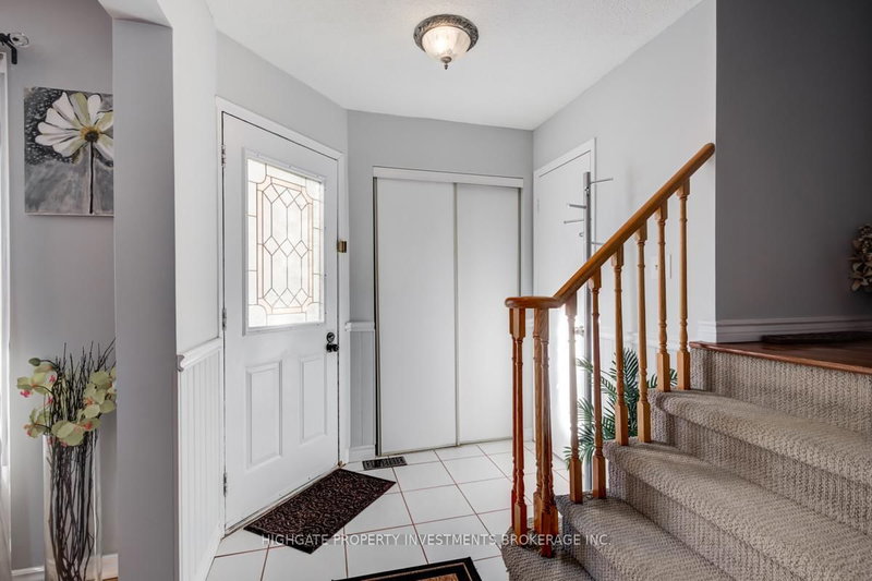 913 Dyer Crt, Oshawa, L1K 1V9 | Image 3