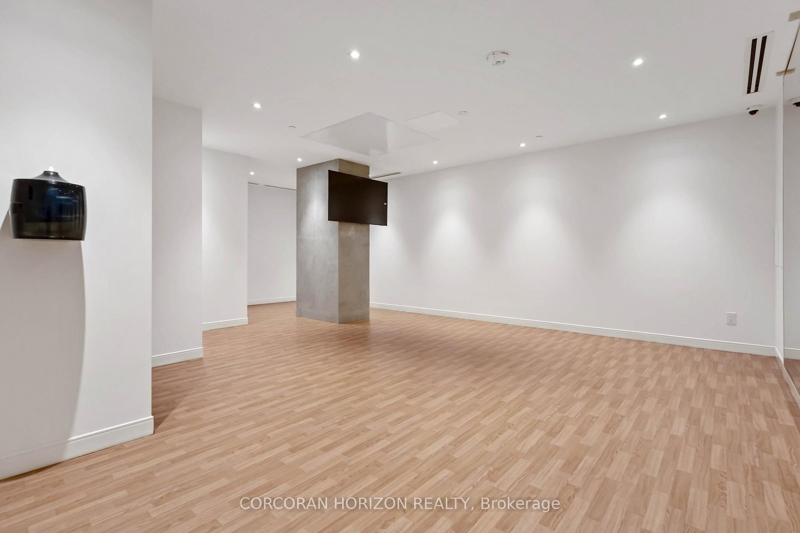 7439 Kingston Road, Unit 413 - Photo 25