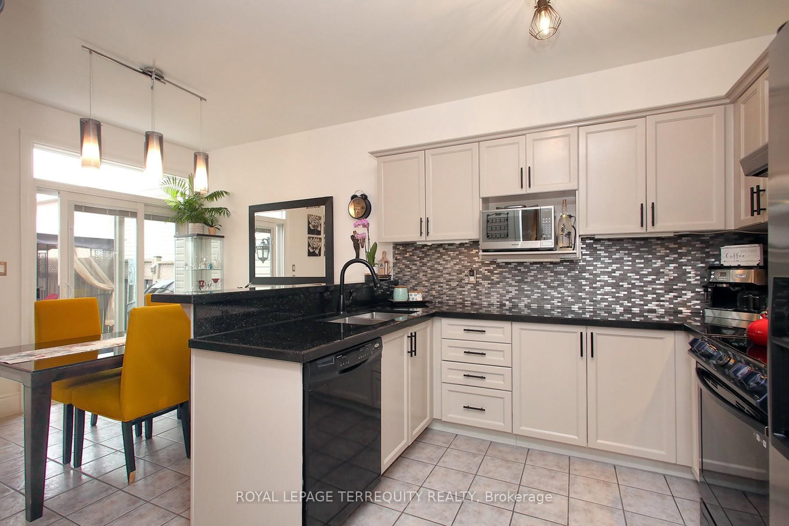 Detached House for sale at 471 Woodsmere Crescent, Pickering, Ontario, L1V 7A5 - Amberlea - MLS: E13014558