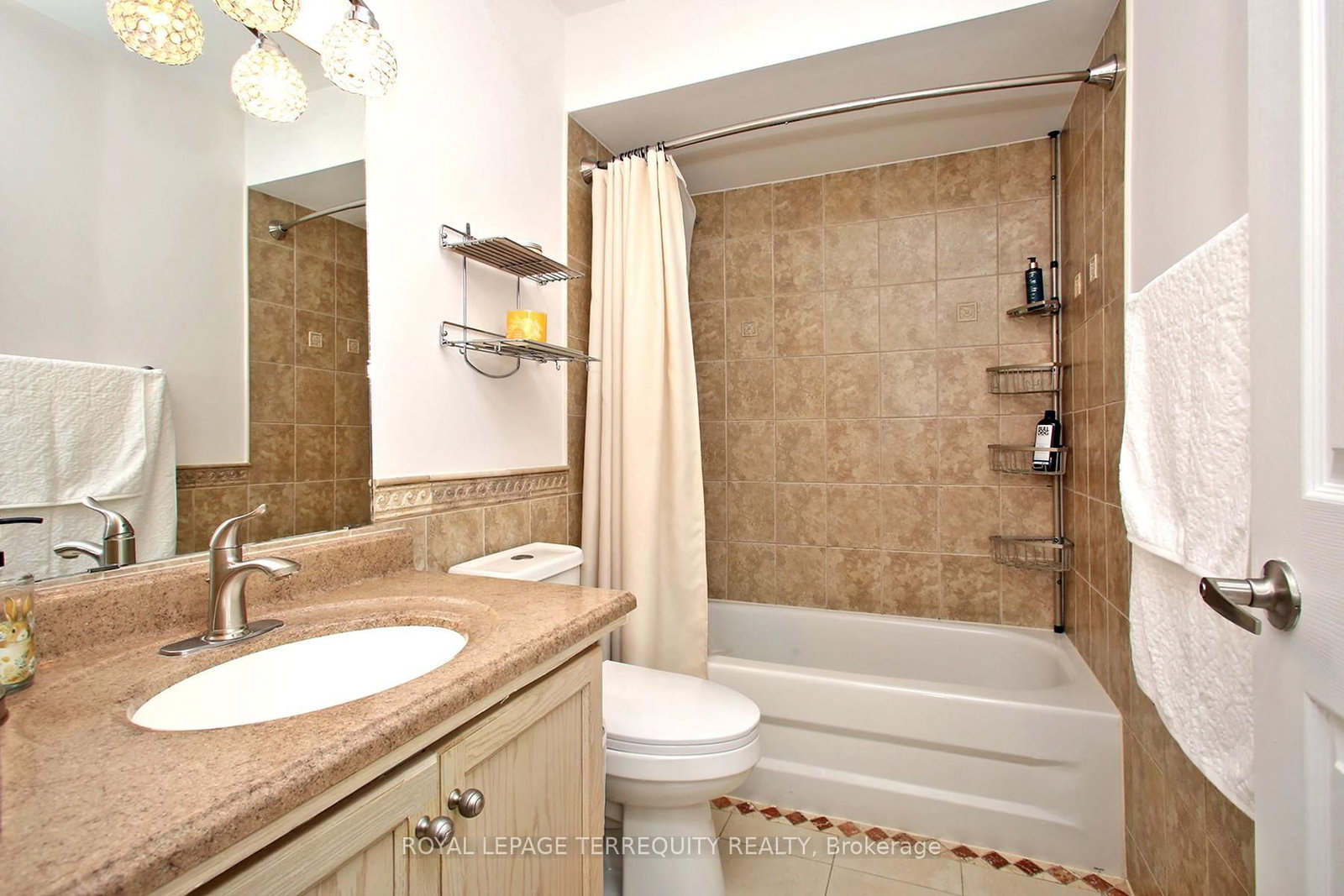 Detached House for sale at 471 Woodsmere Crescent, Pickering, Ontario, L1V 7A5 - Amberlea - MLS: E13014558