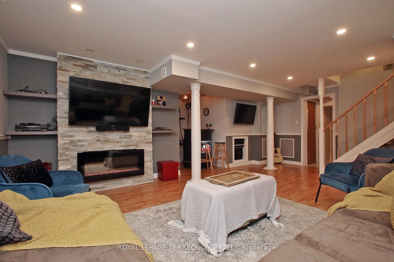 Detached House for sale at 471 Woodsmere Crescent, Pickering, Ontario, L1V 7A5 - Amberlea - MLS: E13014558