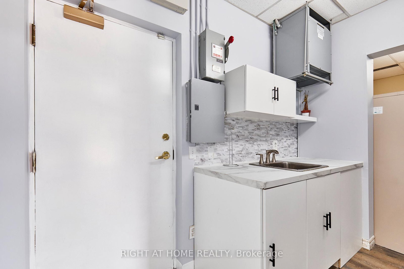 108 Corporate Drive, Unit 12 - Photo 17