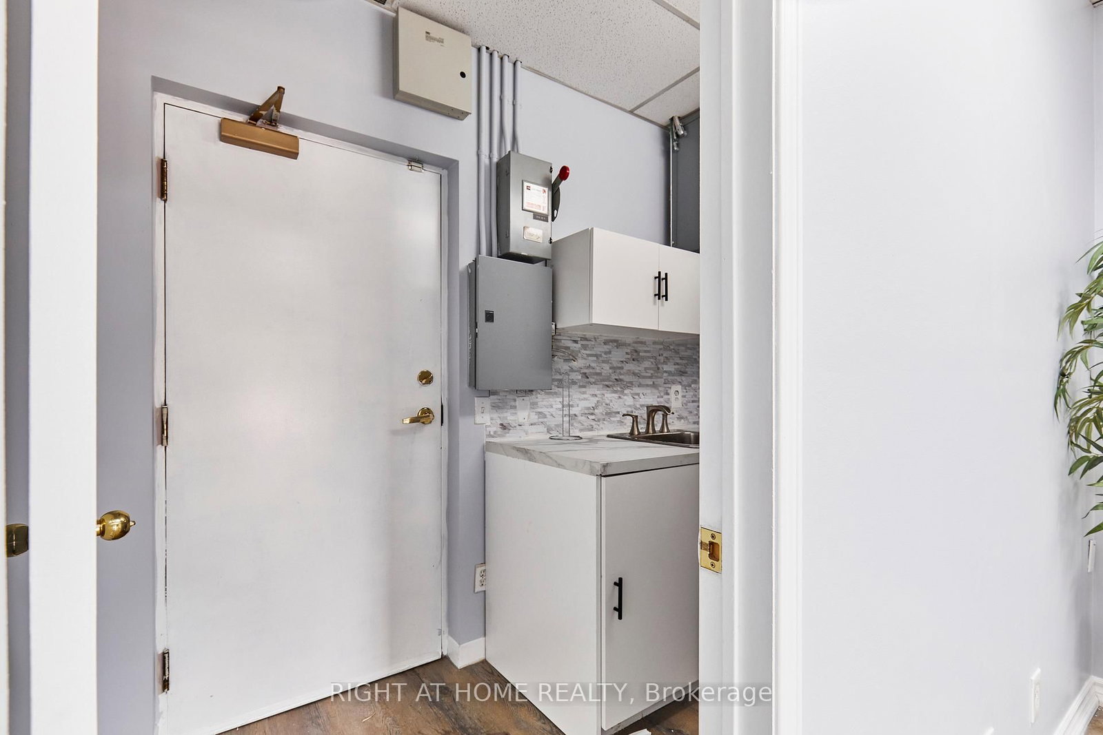 108 Corporate Drive, Unit 12 - Photo 18