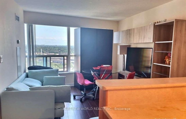 1906 - 36 Lee Centre Drive