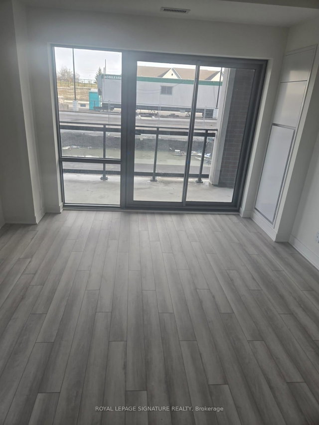 105 - 51 CLARINGTON Boulevard