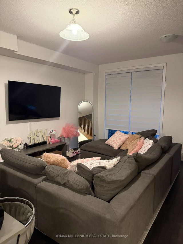 1001 - 1865 Pickering Parkway