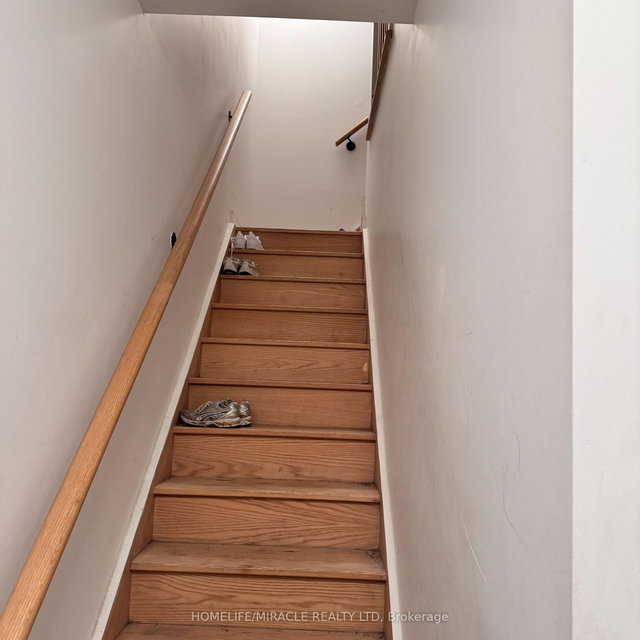 4 - 176 Clonmore Drive