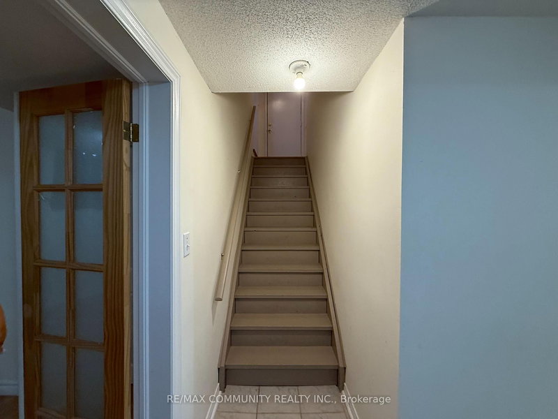 27 Bobolink Avenue Unit LOWER