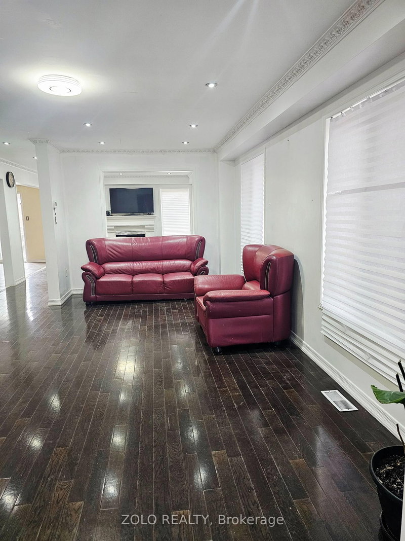 39 Atherton Ave, Ajax, L1T 4X7 | Image 2