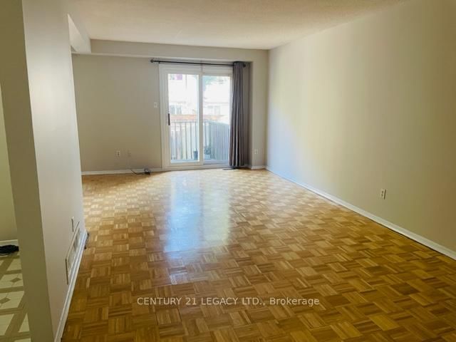 (Upper) - 65 Bradstone Square