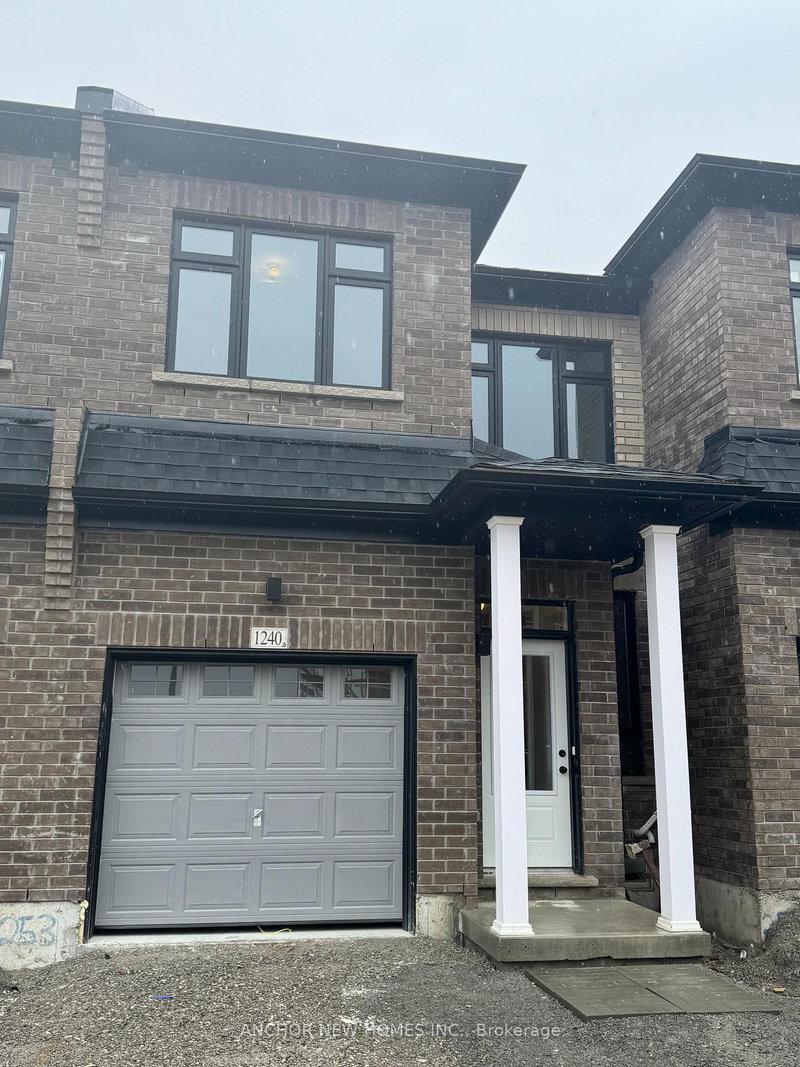 1240 Elizabeth Mackenzie Dr, Pickering, L1V 2P8 | Image 2